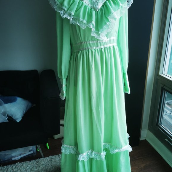 Handmade GunneSax Style Green Prairie Dress - Picture 3 of 6